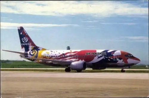 Ak Flughafen , eine Boeing 737-300 der Air Portugal steht auf dem ...