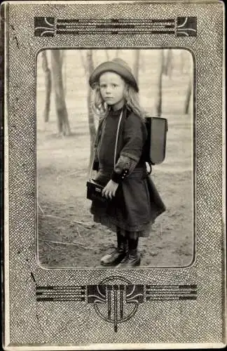 Passepartout Ak Mädchen, Schulkind, Schulranzen