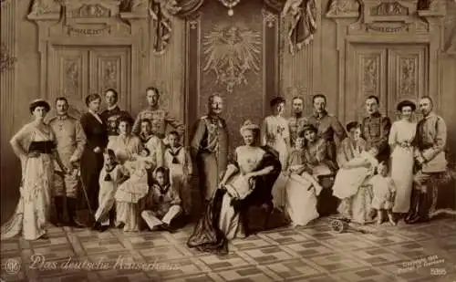 Künstler Ak Das deutsche Kaiserhaus, Wilhelm II, Kaiserin Auguste Viktoria, Kronprinzenfamilie