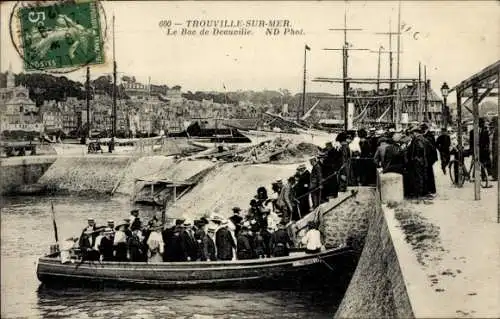 Ak Trouville sur Mer Calvados, Le Bac de Deauville