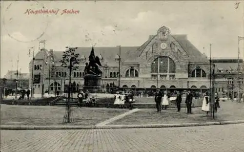 Ak Aachen, Hauptbahnhof, Kriegerdenkmal, Platz