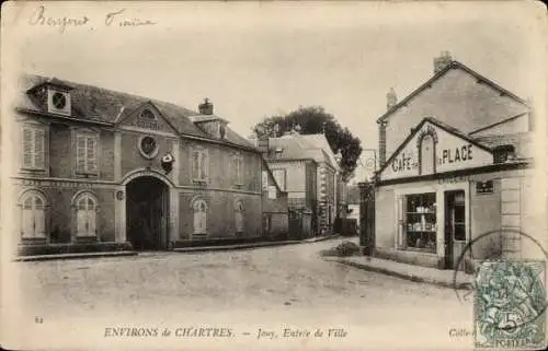 Ak Jouy Eure et Loir, Ortseingang, Cafe de la Place