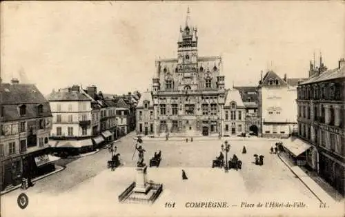 Ak Compiègne Oise, Place de l’Hotel de Ville