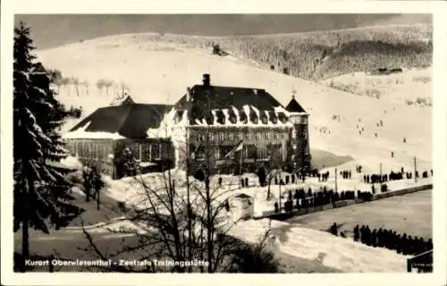 Ak Oberwiesenthal im Erzgebirge Sachsen, Kurort, Zentrale Trainingsstätte, Eisbahn, Skischanze