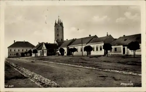 Ak Podivín Břeclav Lundenburg Südmähren, Straßenansicht, Kirchturm