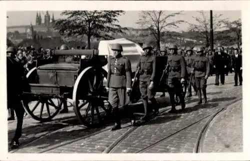 Ak Praha Prag Tschechien, Trauerzug mit dem Sarg von T.G. Masaryk.