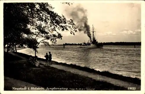 Foto Ak Landsberg am Lech Oberbayern, Deutsche Soldaten in Uniformen, I WK