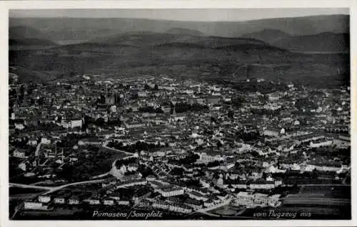 Ak Pirmasens am Pfälzerwald, Blick vom Flugzeug aus, Panorama