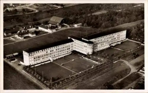 Ak Bad Cannstatt Stuttgart in Württemberg, Fliegeraufnahme Städt. Hautklinik