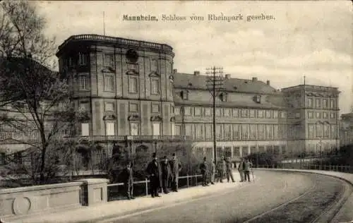 Ak Mannheim in Baden, Schloss, Blick vom Rheinpark