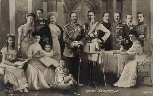 Ak Die deutsche Kaiserfamilie, Kaiser Wilhelm II, Kaiserin Auguste Viktoria, Kronprinz, Cecilie