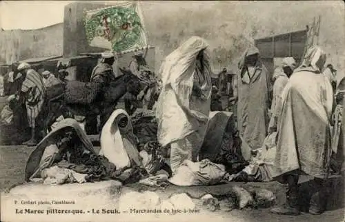 Ak Marokko, Le Souk, Marchandes de bric à brac, Maghreb