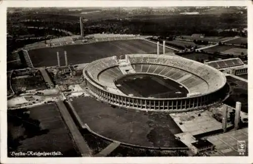 Ak Berlin Charlottenburg, Fliegeraufnahme, Reichssportfeld, Olympia 1936, Klinke B8