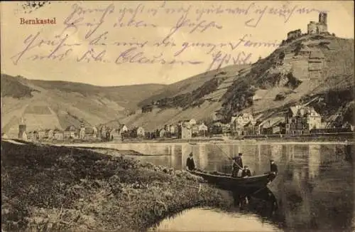 Ak Bernkastel Kues an der Mosel, Gesamtansicht, Boot