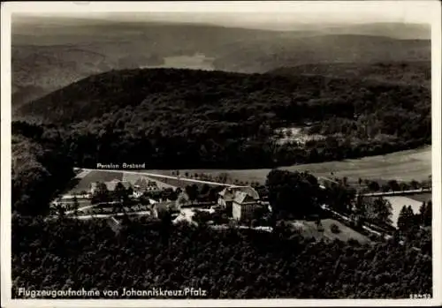 Ak Johanniskreuz Trippstadt in der Pfalz, Teilansicht, Pension Braband, Flugzeugaufnahme