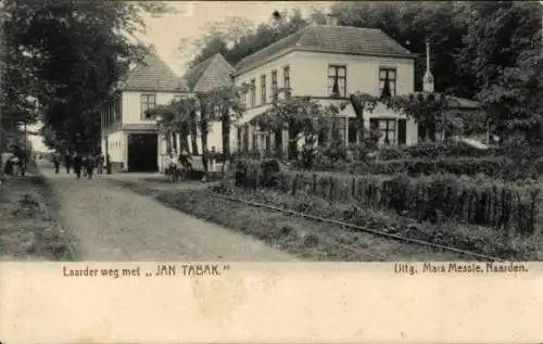 Ak Naarden Nordholland Niederlande, Laarder auswärts mit Jan Tabak