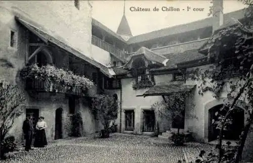 Ak Chillon Kanton Waadt, Château, Hinterhof einer Burg