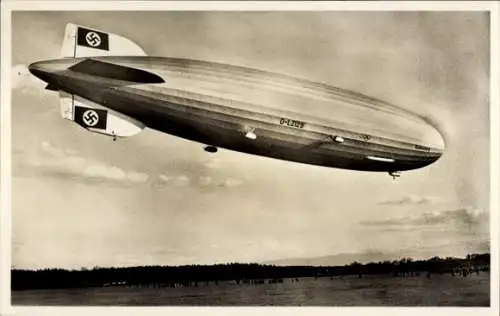 Ak LZ 129 Hindenburg, Landung nach der Deutschlandfahrt