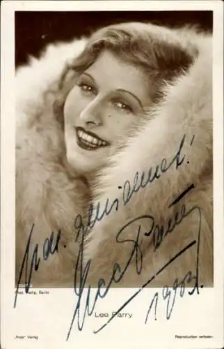 Ak Schauspielerin Lee Parry, Portrait mit Pelz, Ross Verlag 5061/2, Autogramm