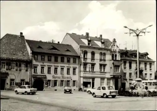 Ak Mügeln in Sachsen, Karl Marx Platz, Gaststätte Roter Hirsch, Trabant