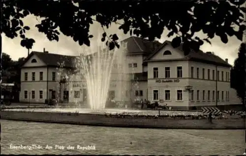 Ak Eisenberg in Thüringen, Platz der Republik, HO Gaststätte, Lichtspiele