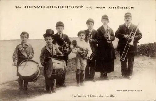 Ak Musiker C. Dewilde Dupont mit seiner Familie mit Musikinstrumenten