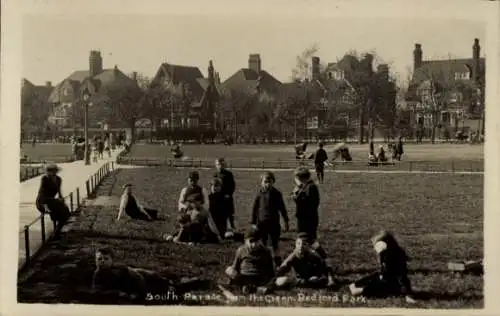 Foto Ak London City England, Bedford Park, South Parade