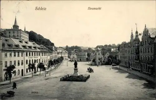 Ak Schleiz im Vogtland Thüringen, Blick auf Neumarkt, Denkmal, Fuhrwerke, Platz