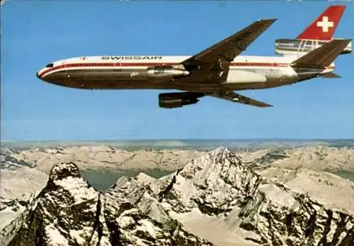 Ak Passagierflugzeug Swissair DC-10, Flugzeug über den Alpen