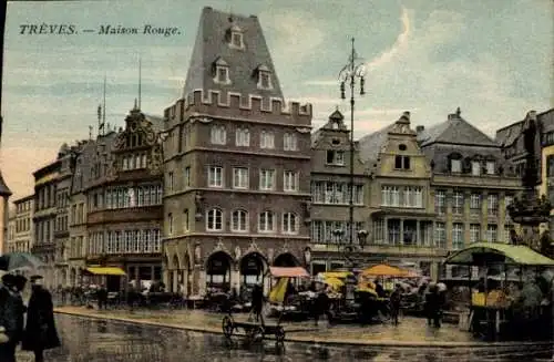 Ak Trier an der Mosel, Trèves, Teilansicht, Marktstände, Gebäude