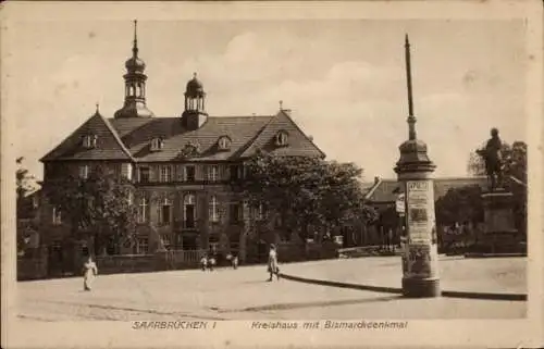 Ak Saarbrücken im Saarland, Kreishaus, Bismarckdenkmal