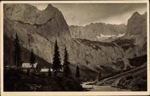 Ak Grainau in Oberbayern, Höllentalangerhütte, Höllental Angerhütte, Höllentalhütte, Panorama