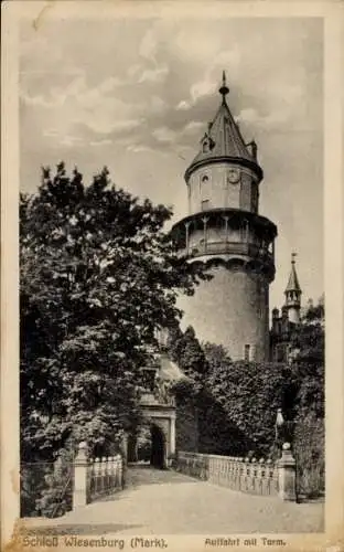 Ak Wiesenburg in der Mark, Schloss, Auffahrt mit Turm