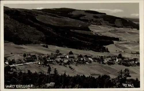 Ak Waltersdorf Großschönau in der Oberlausitz, Blick auf  Häuser, Felder und Berge