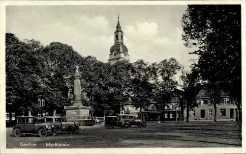 Ak Genthin am Elbe Havel Kanal, Partie am Marktplatz, Denkmal, Kirchturm, Autos