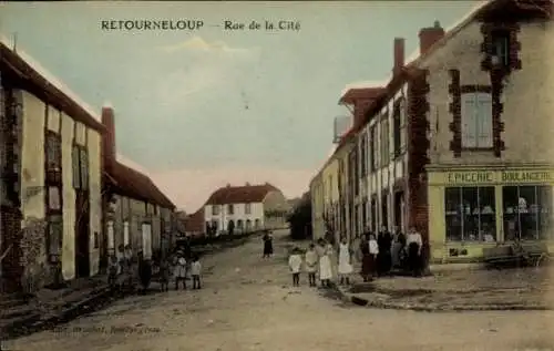 Ak Retourneloup Esternay Marne, Rue de la Cite