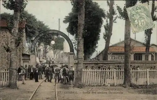 CPA Corbeil-Essonne, Sortie des ateliers Decauville