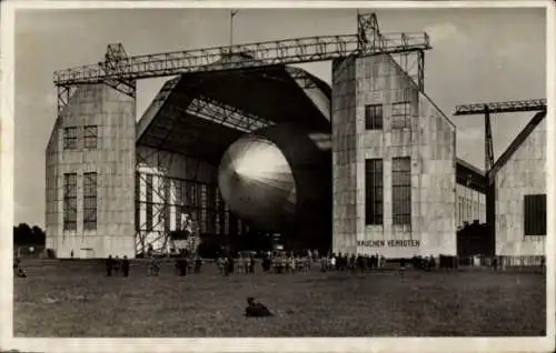 Ak Friedrichshafen am Bodensee, Graf Zeppelin in der Luftsschiffwerft, LZ 127, startbereit