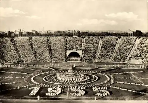 Ak Warszawa Warschau Polen, Vorführung Sportlerinnen und Sportler, Stadion, Jahrestag