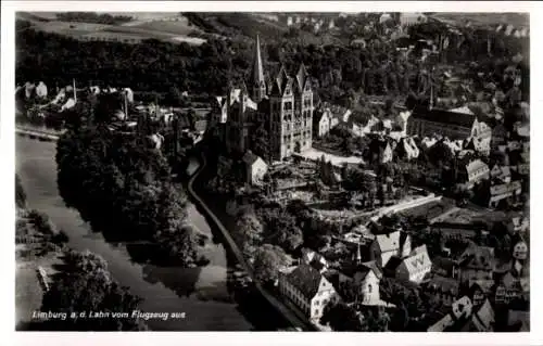 Ak Limburg an der Lahn in Hessen, Blick auf den Limburger Dom u. Altstadt, Vogelperspektive