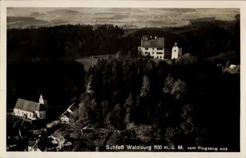 Ak Waldburg in Württemberg, Burg Waldburg, Schloss, Fliegeraufnahme