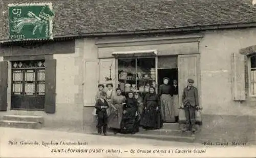 CPA Saint Léopardin d'Augy Allier, Groupe d'Amis, Epicerie