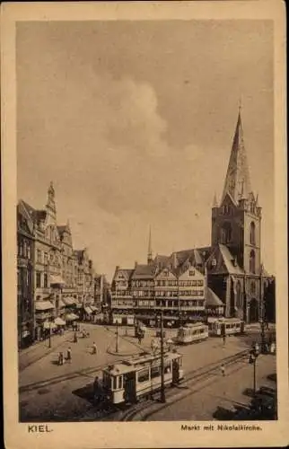 Ak Kiel, Blick auf den Markt mit Nikolaikirche, Straßenbahn, Passanten