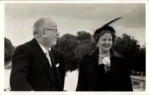 Ak Juliana der Niederlande mit Französischem Präsident Vincent Auriol, 1950