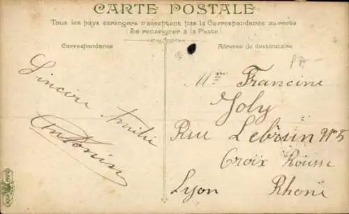 Ak französische Seeleute streichen Boot an, Kriegsschiff