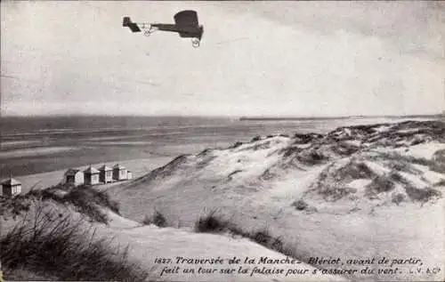 Ak Traversee de la Manche, Bleriot, Flugzeug über dem Strand