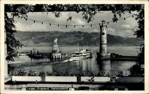 Ak Lindau am Bodensee Schwaben, Hafenausfahrt