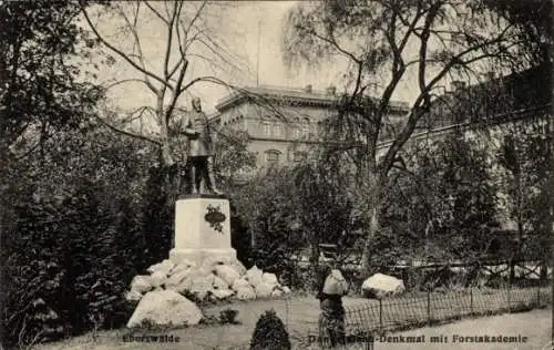 Ak Eberswalde in der Mark, Danckelmann-Denkmal mit Forstakademie