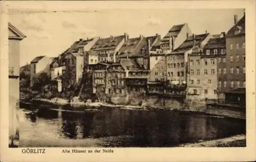 Ak Görlitz in der Lausitz, Blick über die Neiße auf alte Häuser am Ufer