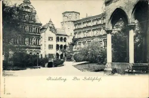 Ak Heidelberg am Neckar, Der Schlosshof